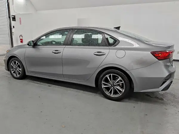 3KPF24AD1PE626509 2023 KIA FORTE - Image 2
