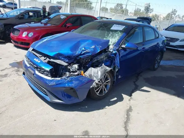 3KPF24AD1PE636781 2023 KIA FORTE - Image 2