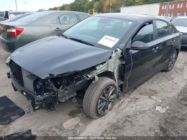 3KPF24AD1PE642421 2023 KIA FORTE - Image 2