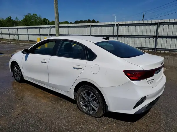 3KPF24AD1PE642581 2023 KIA FORTE - Image 2