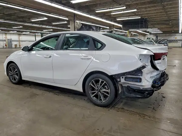 3KPF24AD1PE645044 2023 KIA FORTE - Image 2
