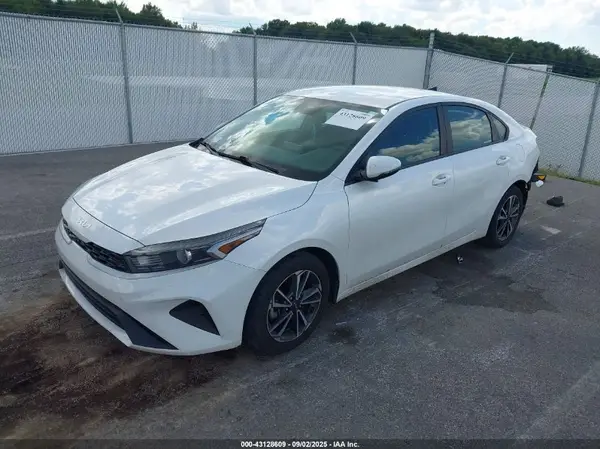 3KPF24AD1PE645156 2023 KIA FORTE - Image 2