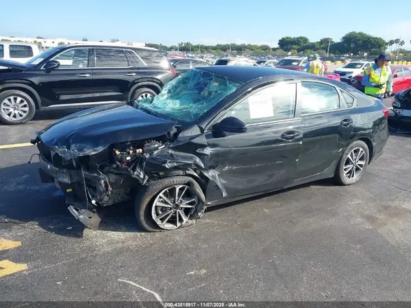 3KPF24AD1PE647960 2023 KIA FORTE - Image 2