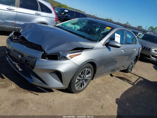 3KPF24AD1PE654066 2023 KIA FORTE - Image 2
