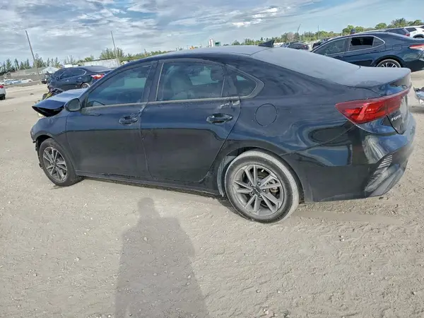 3KPF24AD1PE659834 2023 KIA FORTE - Image 2