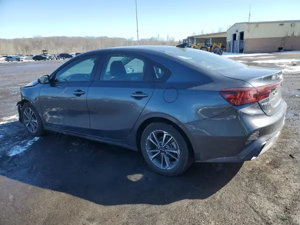 3KPF24AD1PE663270 2023 KIA FORTE - Image 2