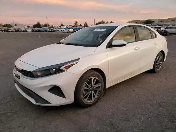 3KPF24AD1PE668372 2023 KIA FORTE - Image 1