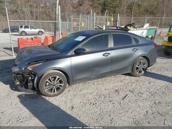 3KPF24AD1PE670588 2023 KIA FORTE - Image 2