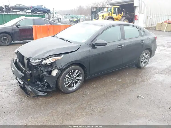 3KPF24AD1PE674768 2023 KIA FORTE - Image 2