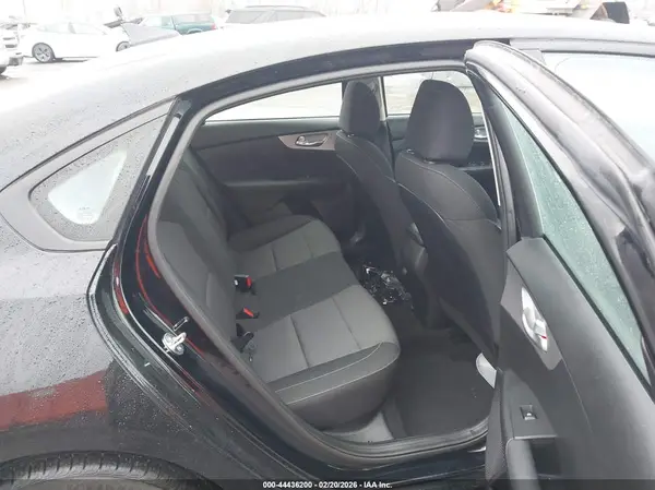 3KPF24AD1PE674768 2023 KIA FORTE - Image 8