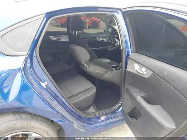 3KPF24AD1PE681137 2023 KIA FORTE - Image 8