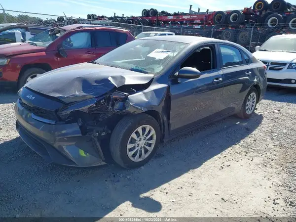 3KPF24AD1PE685303 2023 KIA FORTE - Image 2
