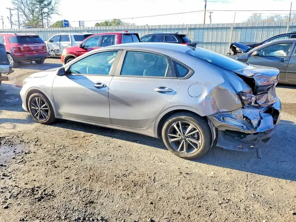 3KPF24AD1PE686371 2023 KIA FORTE - Image 2