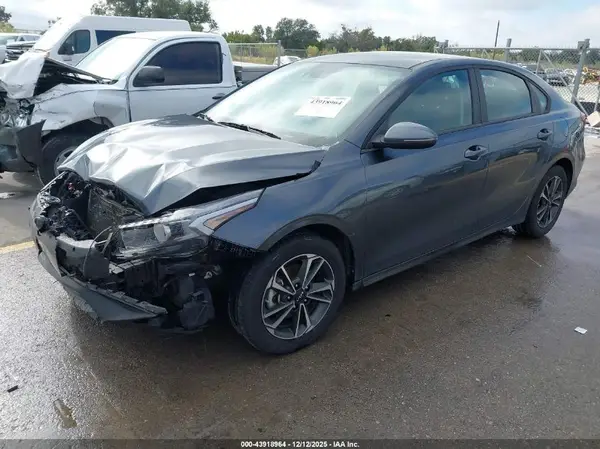 3KPF24AD1PE686810 2023 KIA FORTE - Image 2