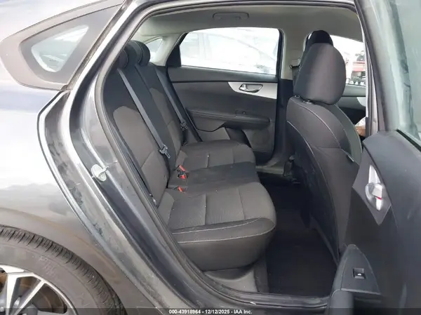 3KPF24AD1PE686810 2023 KIA FORTE - Image 8