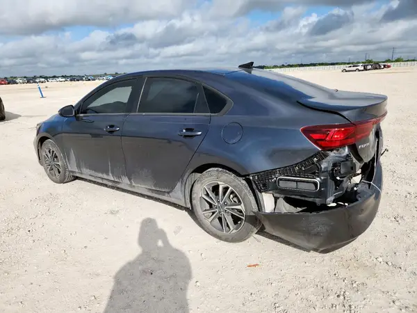 3KPF24AD1PE686970 2023 KIA FORTE - Image 2