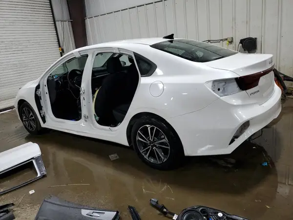 3KPF24AD1PE690999 2023 KIA FORTE - Image 2