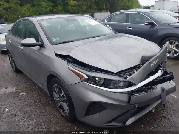 3KPF24AD1PE691392 2023 KIA FORTE - Image 1
