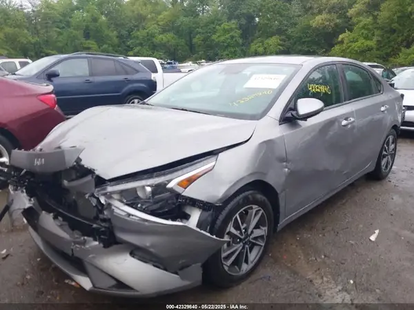 3KPF24AD1PE691392 2023 KIA FORTE - Image 2