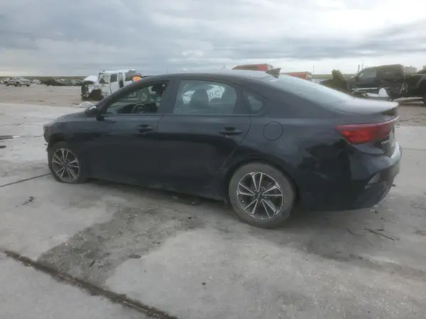 3KPF24AD1PE692283 2023 KIA FORTE - Image 2