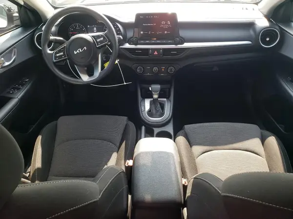 3KPF24AD1PE693076 2023 KIA FORTE - Image 8