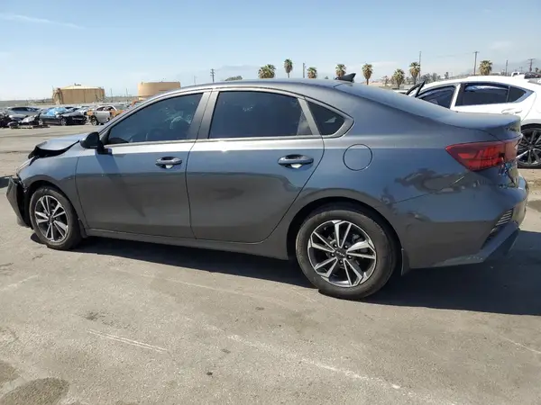 3KPF24AD1PE693921 2023 KIA FORTE - Image 2