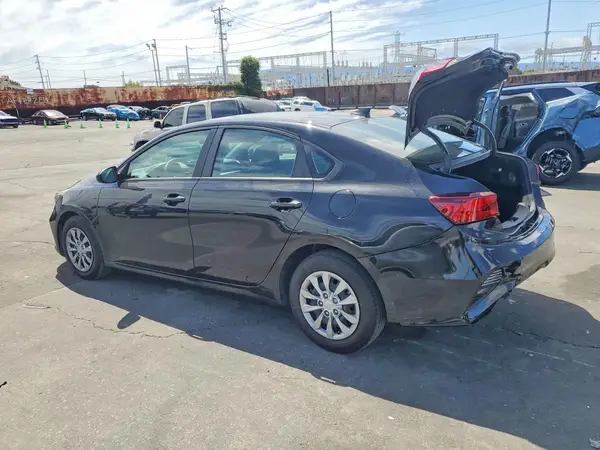 3KPF24AD1RE688706 2024 KIA FORTE - Image 2