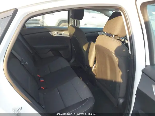 3KPF24AD1RE690567 2024 KIA FORTE - Image 8
