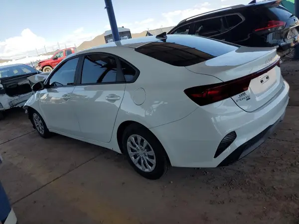 3KPF24AD1RE692321 2024 KIA FORTE - Image 2