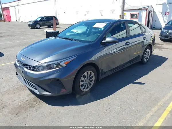 3KPF24AD1RE695297 2024 KIA FORTE - Image 2