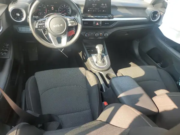 3KPF24AD1RE696398 2024 KIA FORTE - Image 8