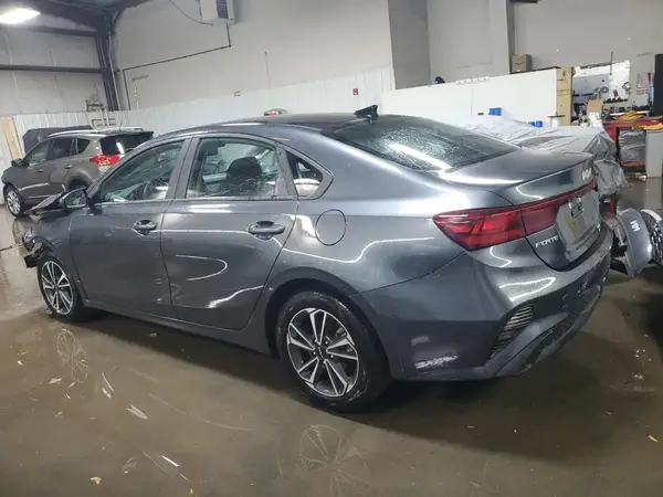 3KPF24AD1RE698829 2024 KIA FORTE - Image 2