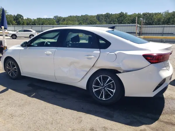 3KPF24AD1RE699494 2024 KIA FORTE - Image 2