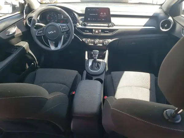 3KPF24AD1RE699494 2024 KIA FORTE - Image 8
