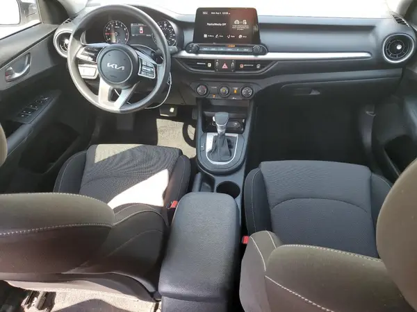 3KPF24AD1RE700370 2024 KIA FORTE - Image 8