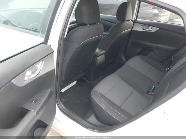 3KPF24AD1RE700644 2024 KIA FORTE - Image 3