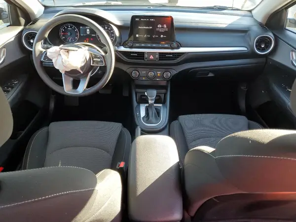 3KPF24AD1RE700840 2024 KIA FORTE - Image 8