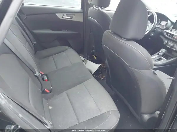 3KPF24AD1RE705262 2024 KIA FORTE - Image 8