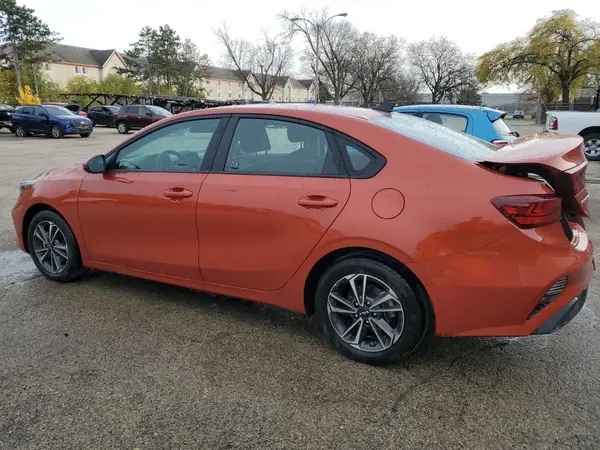3KPF24AD1RE705567 2024 KIA FORTE - Image 2