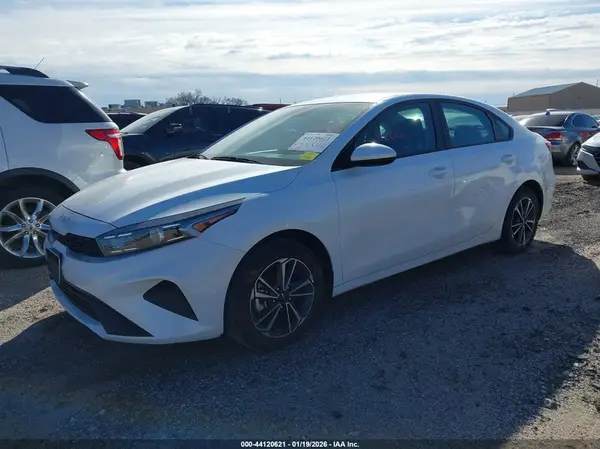3KPF24AD1RE706847 2024 KIA FORTE - Image 2