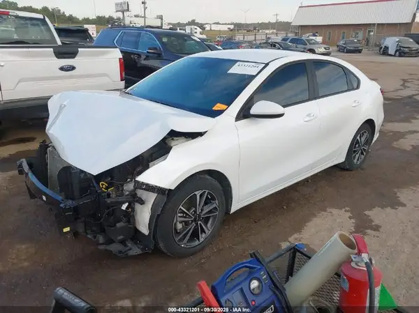 3KPF24AD1RE709750 2024 KIA FORTE - Image 2