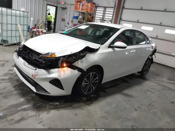 3KPF24AD1RE710400 2024 KIA FORTE - Image 2