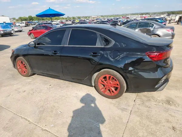 3KPF24AD1RE712115 2024 KIA FORTE - Image 2