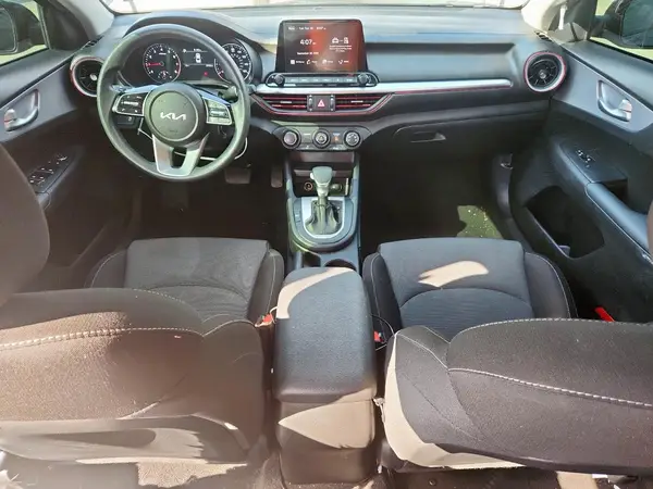 3KPF24AD1RE712115 2024 KIA FORTE - Image 8