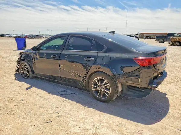 3KPF24AD1RE712941 2024 KIA FORTE - Image 2