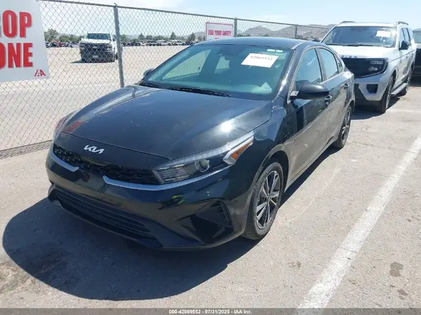 3KPF24AD1RE712955 2024 KIA FORTE - Image 2