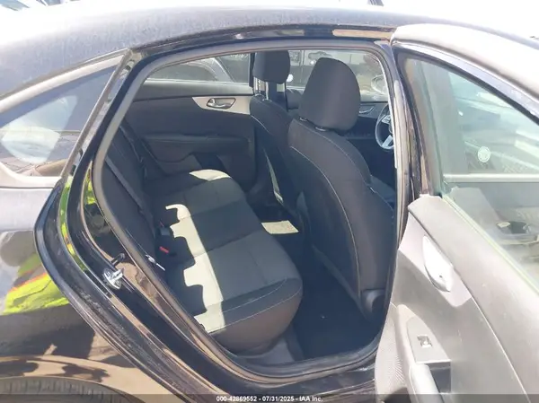 3KPF24AD1RE712955 2024 KIA FORTE - Image 8