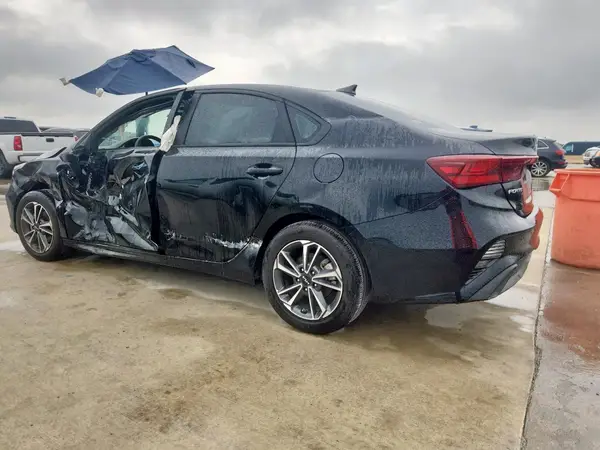3KPF24AD1RE714754 2024 KIA FORTE - Image 2