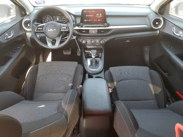 3KPF24AD1RE715127 2024 KIA FORTE - Image 8