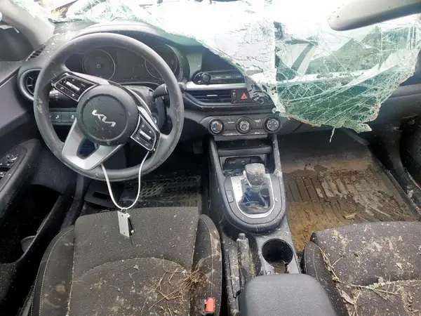 3KPF24AD1RE715340 2024 KIA FORTE - Image 8